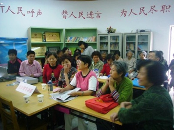 凤凰街道白云园社区开展关爱<em>女性健康</em>知识<em>大讲</em>